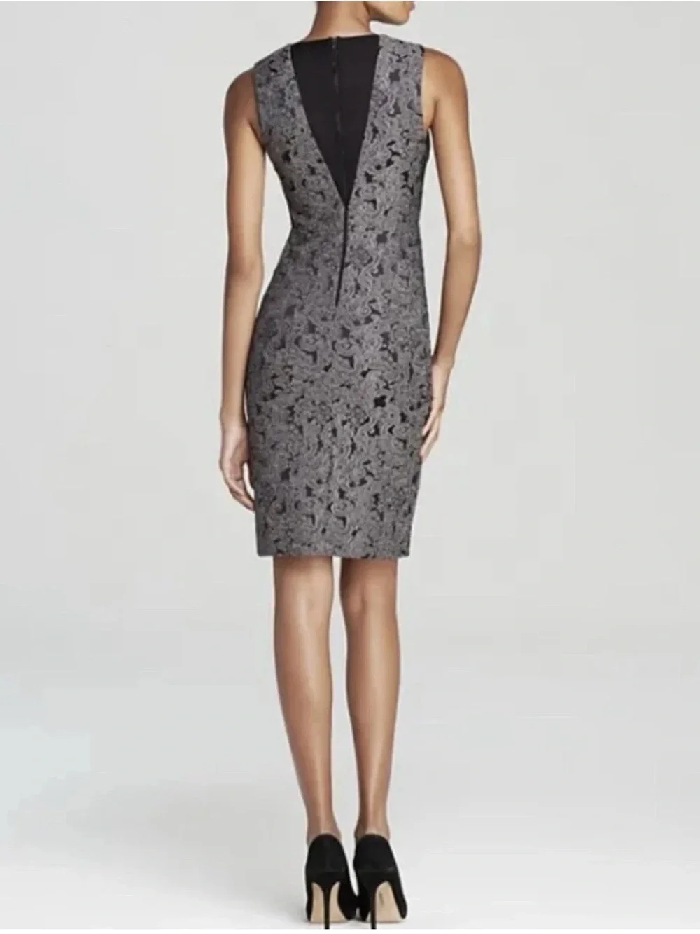 Alice + Olivia Baylee in Grey Black Brocade Lace V-neck Sheath Dress Size 4